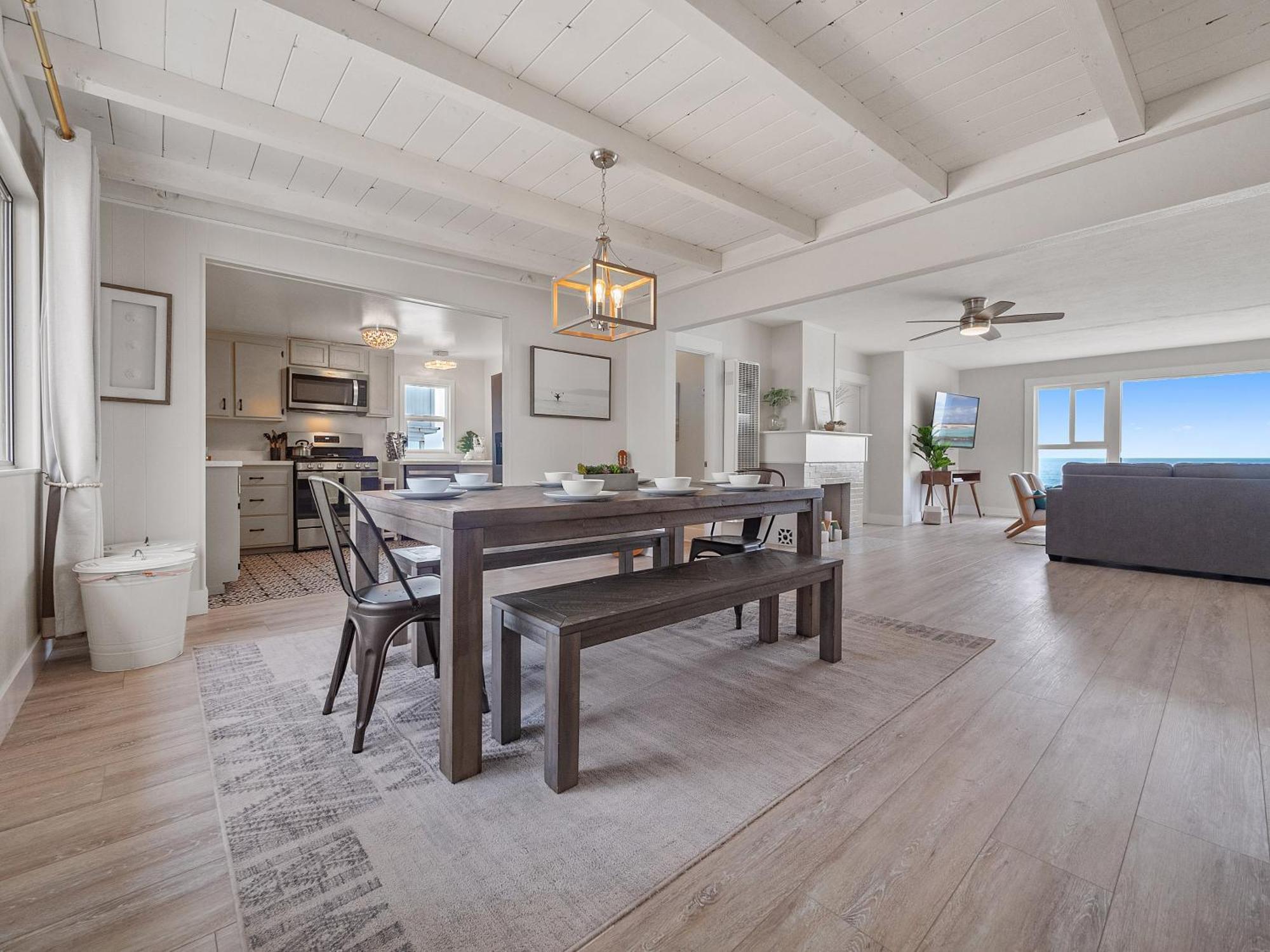 P1486a - Cliffs Oceanfront Holiday home *